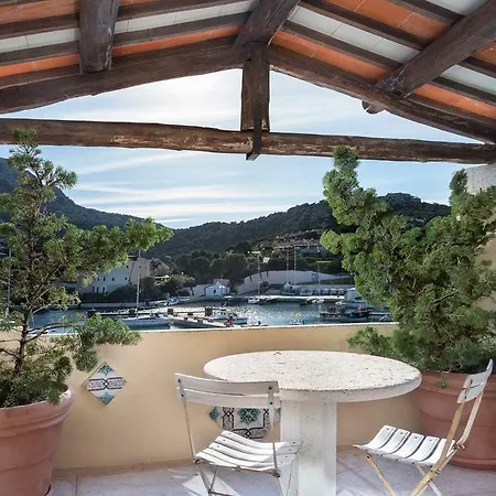 Marina Penthouse 公寓